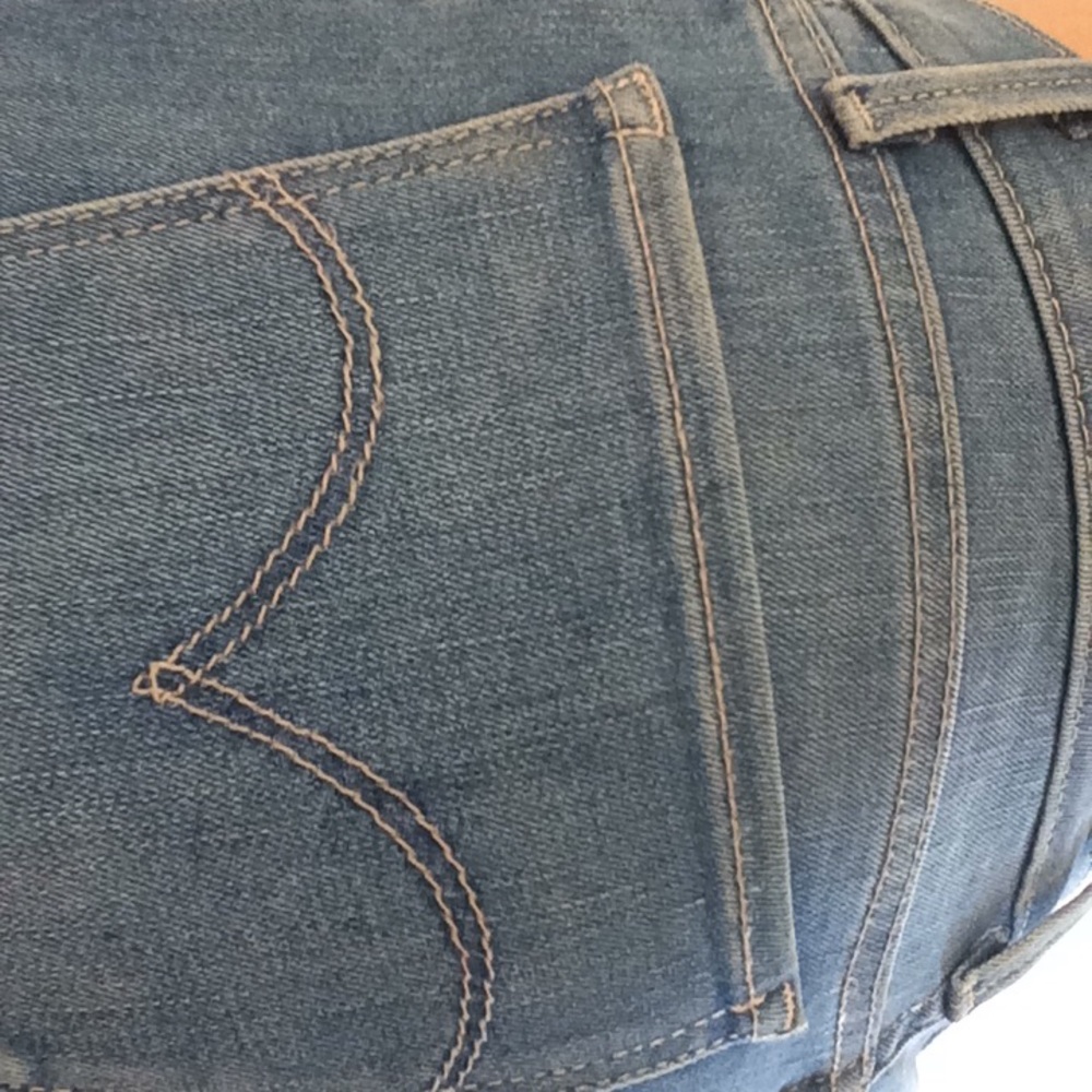 levi’s blue skinny jeans